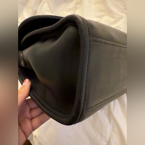 Black Vintage Coach Manor (Style Number 9977) - Picture 6 of 13